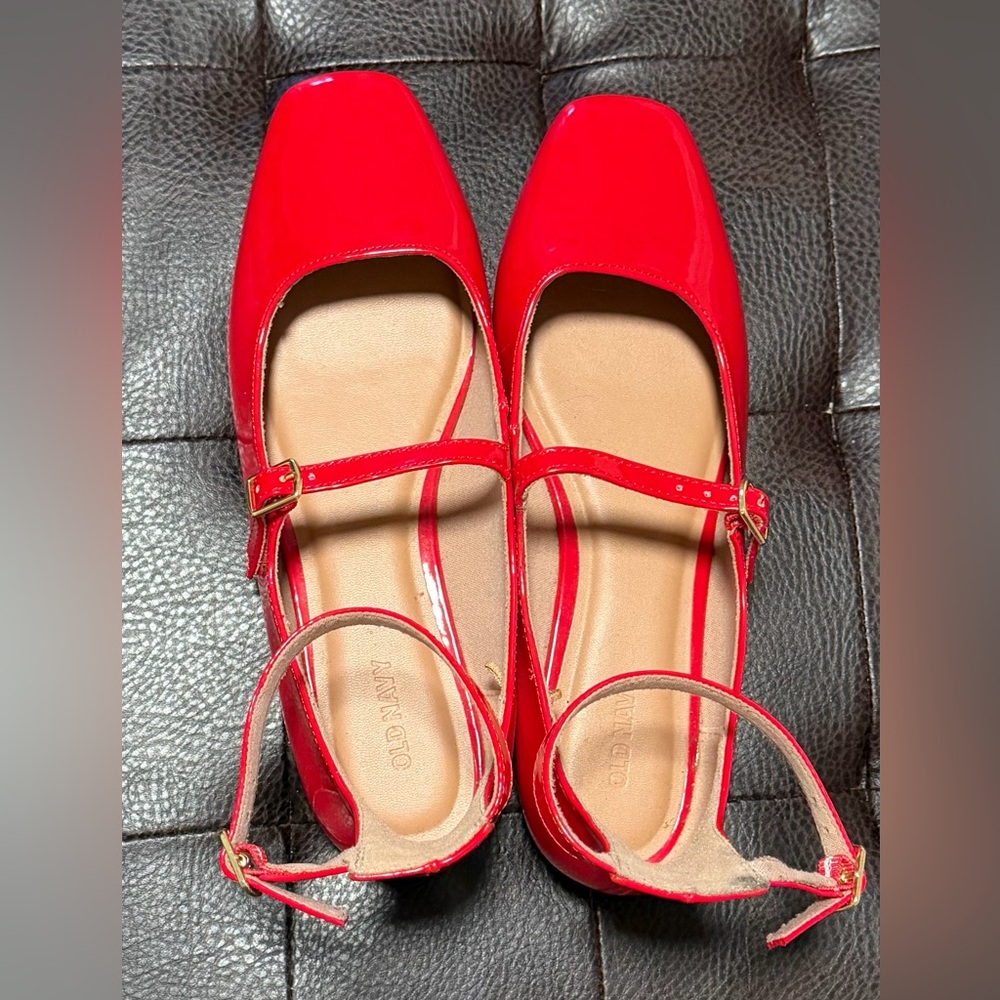 Old Navy Bright Red Patent Mary Jane Flats with Ankle Strap size 9